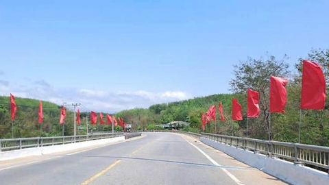 ĐĂK MÔN: “CON ĐƯỜNG ĐỎ” RỰC CHÁY NIỀM TIN TRONG NGÀY HỘI TOÀN DÂN