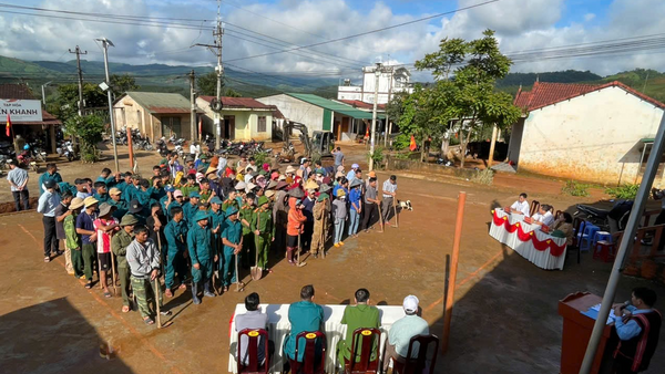 ĐẢNG ỦY- HĐND- UBND- UBMTTQVN XÃ ĐĂK MÔN TỔ CHỨC LỄ RA QUÂN HƯỞNG ỨNG 80 NĂM CÁCH MẠNG THÁNG 8 VÀ QUỐC KHÁNH 02/9