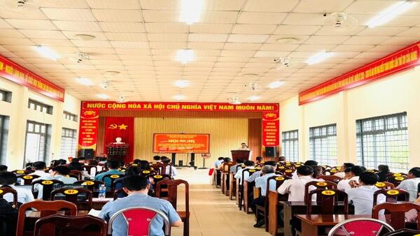 BAN THƯỜNG VỤ ĐẢNG ỦY XÃ ĐĂK MÔN TỔ CHỨC HỘI NGHỊ QUÁN TRIỆT NGHỊ QUYẾT ĐẠI HỘI ĐẢNG BỘ XÃ VÀ THÔNG TIN NHANH KẾT QUẢ ĐẠI HỘI ĐẢNG BỘ TỈNH QUẢNG NGÃI LẦN THỨ I NHIỆM KỲ 2025 - 2030
